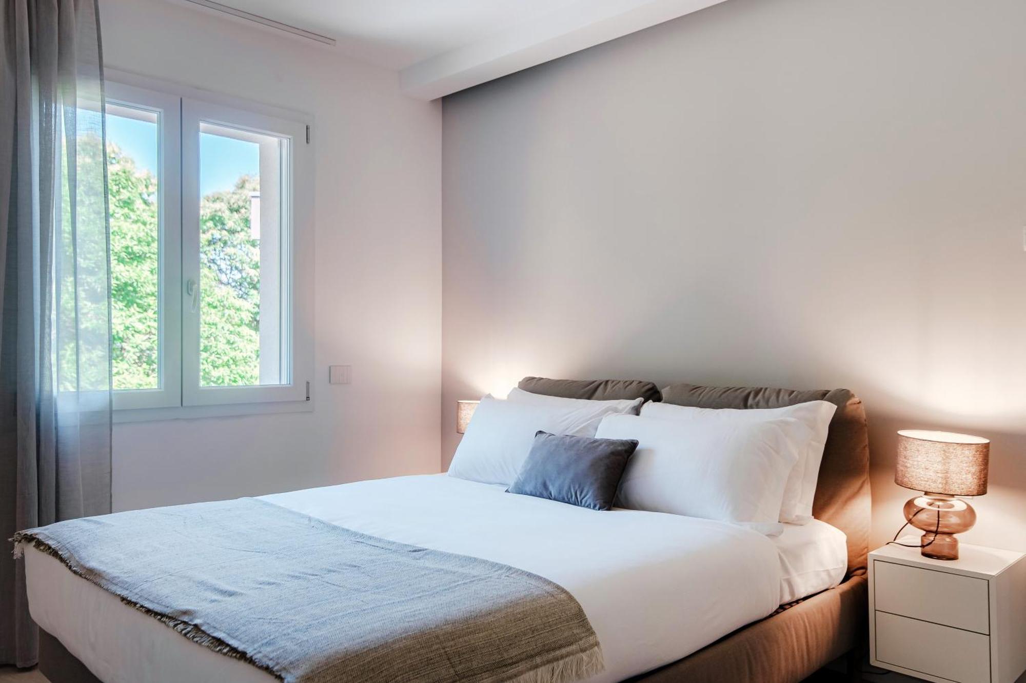 Lario Suite Apartments By Quokka 360 - With Parking Next To Como City Exterior photo